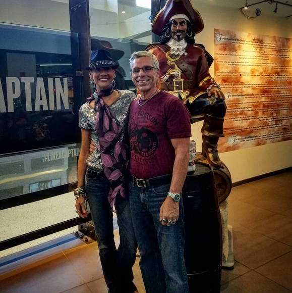 Meet your Posher, Victoria Lynn - Picture 7 of 8